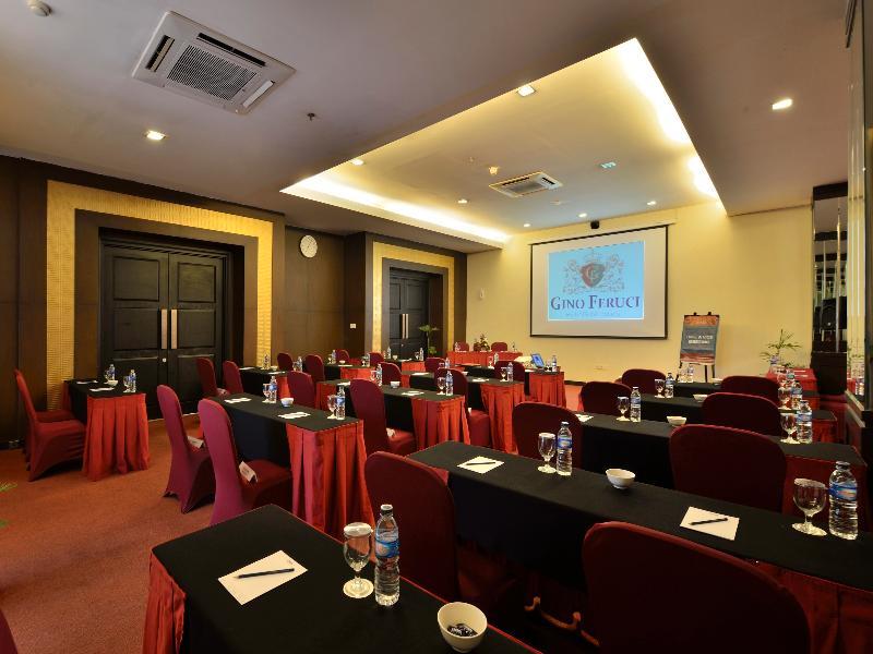 Gino Feruci Kebon Jati By Kagum Hotels Bandung Exterior foto