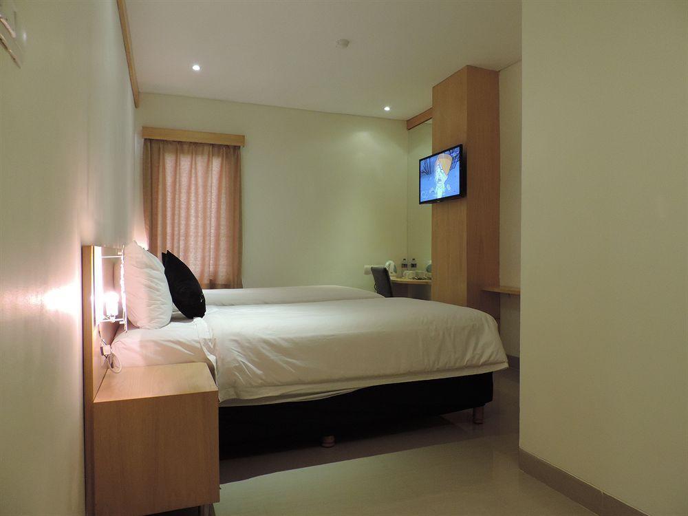 Gino Feruci Kebon Jati By Kagum Hotels Bandung Exterior foto