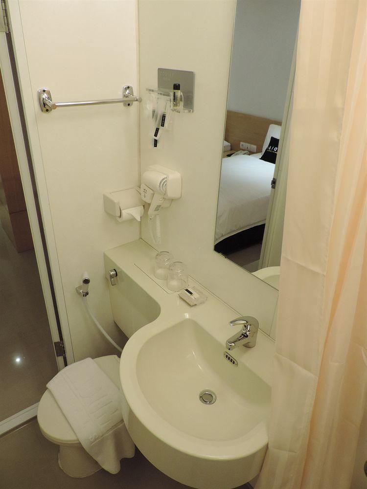 Gino Feruci Kebon Jati By Kagum Hotels Bandung Exterior foto